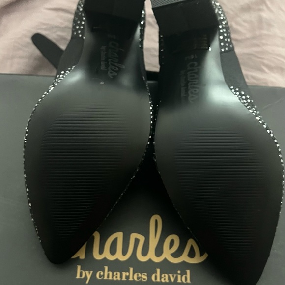 New, in box Charles by Charles David embellished Knit Booties, size 10 - Picture 8 of 8